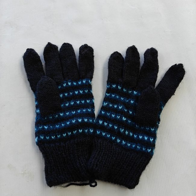 Hand-knitted Gloves - Image 8