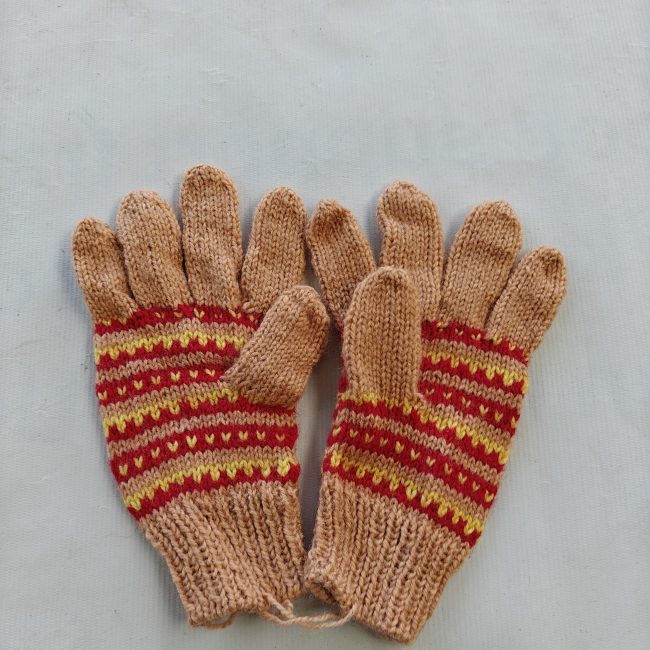 Hand-knitted Gloves - Image 6